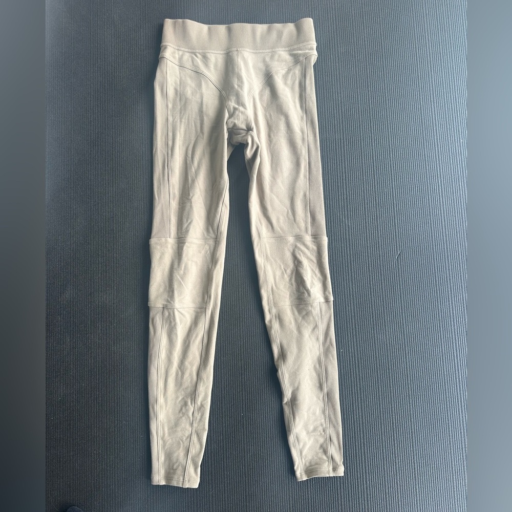 ALO Yoga Cream Leggings